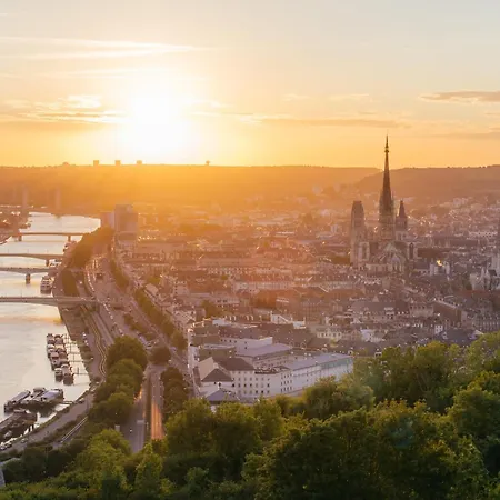 Le Monet Joli Vue Cathedrale ! *